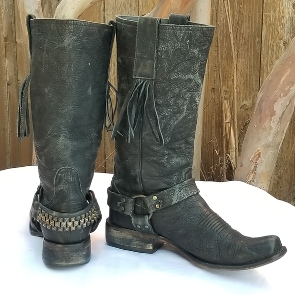 Charlie One Horse Shoes Charlie One Horse Dark Brooding Distressed Leather Harness Western